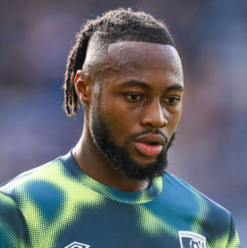 德英赛场风云：拜仁曼城齐奏凯，詹俊犀利点评